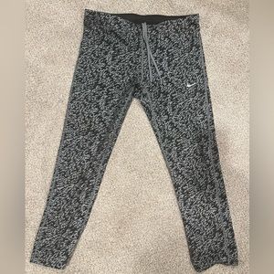 Nike dry fit cropped tights